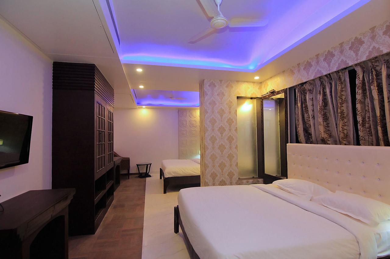 Hotel Sai Dharam Palace Shirdi Exterior photo