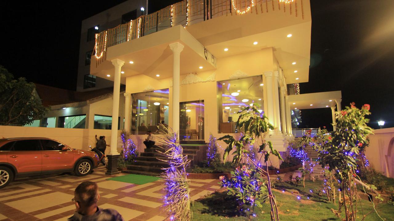Hotel Sai Dharam Palace Shirdi Exterior photo