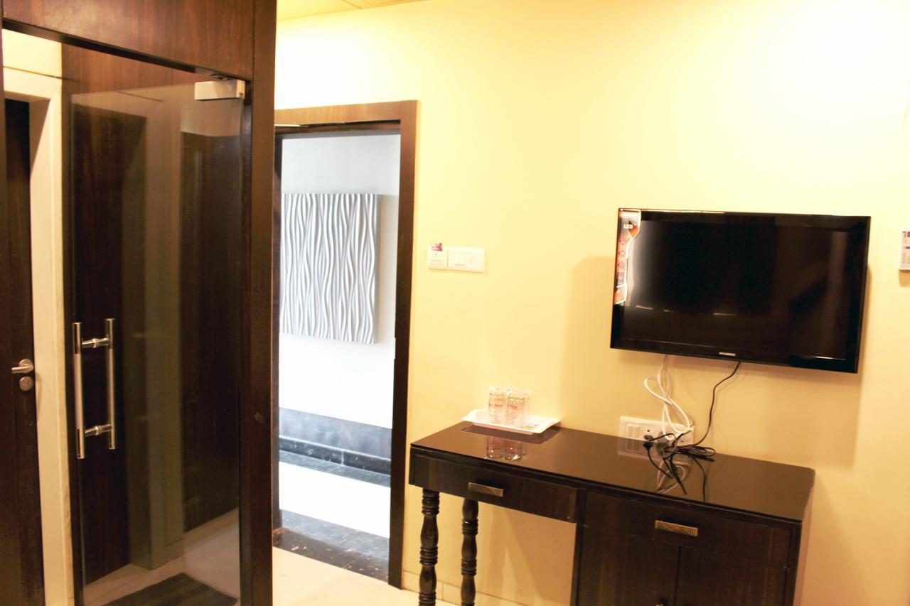 Hotel Sai Dharam Palace Shirdi Exterior photo